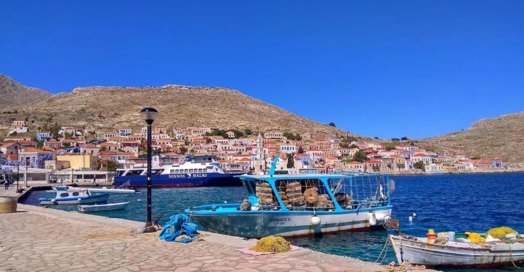 Marina Castellana Studios II Chalki Town ภายนอก รูปภาพ