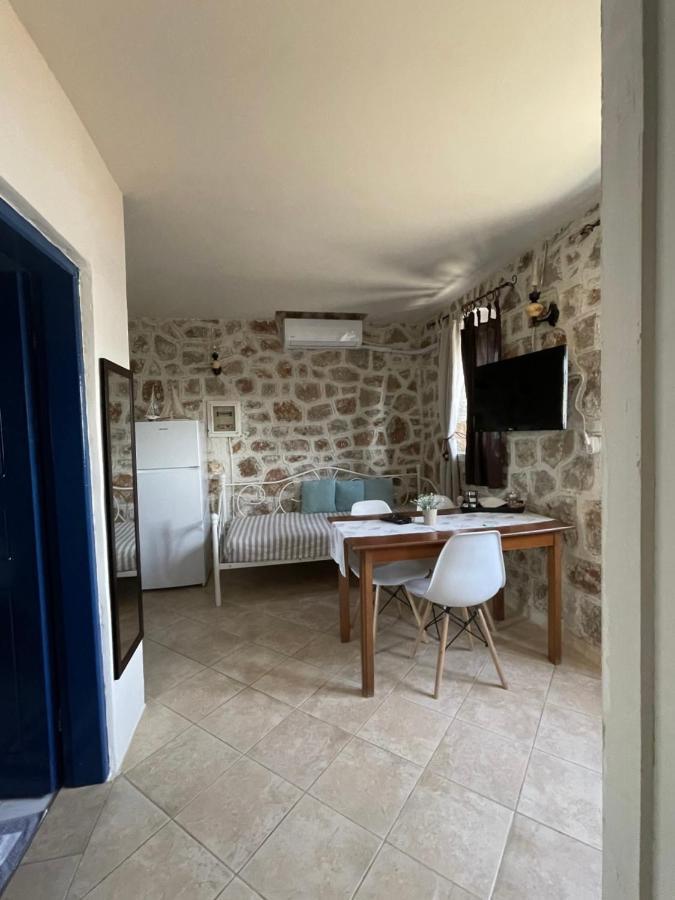 Marina Castellana Studios II Chalki Town ภายนอก รูปภาพ