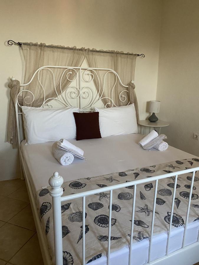 Marina Castellana Studios II Chalki Town ภายนอก รูปภาพ