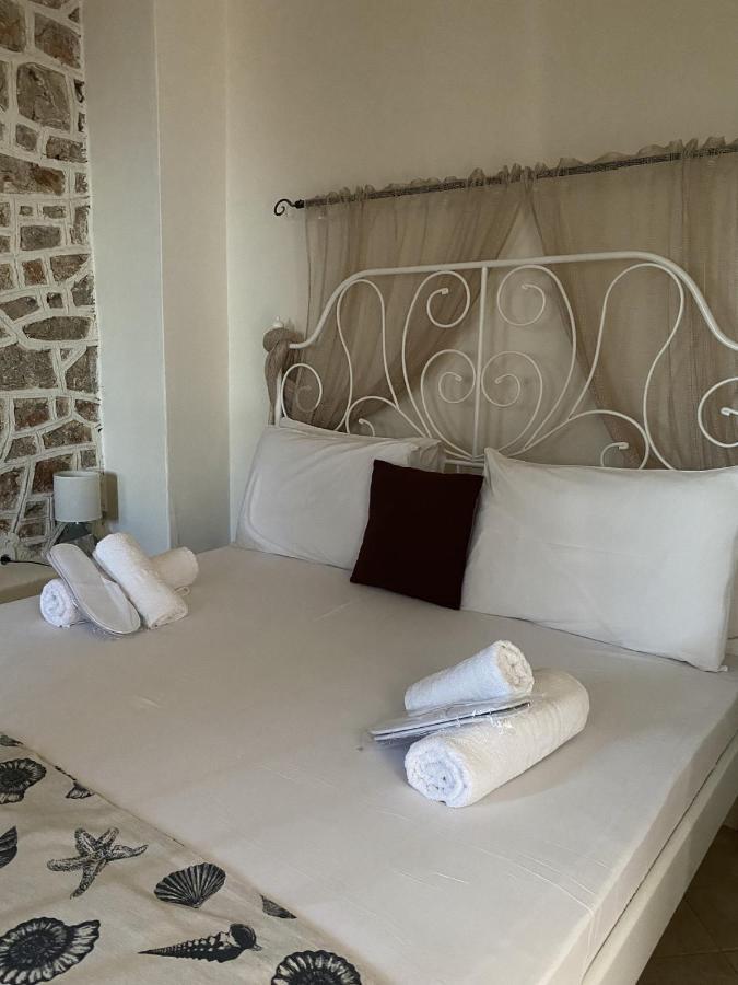 Marina Castellana Studios II Chalki Town ภายนอก รูปภาพ
